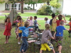 Musical-Chairs kids party game fun happy ultima music