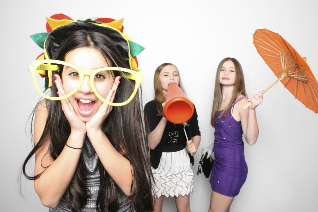 photo booth service melbourne cheap hire